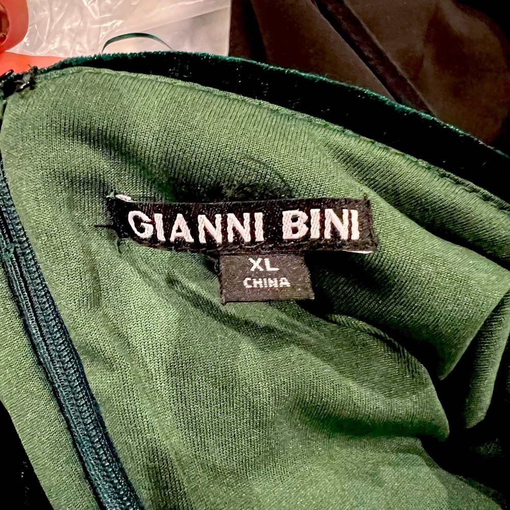 Gianni Bini gorgeous green off the shoulder velvet midi dress XL